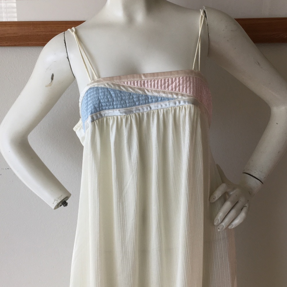 Vintage Union Made Night Gown - Picture 2 of 11